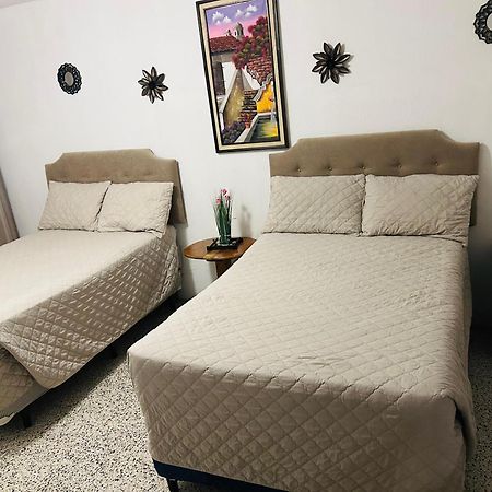 Hostal Los Volcanes Ville de Guatemala Extérieur photo