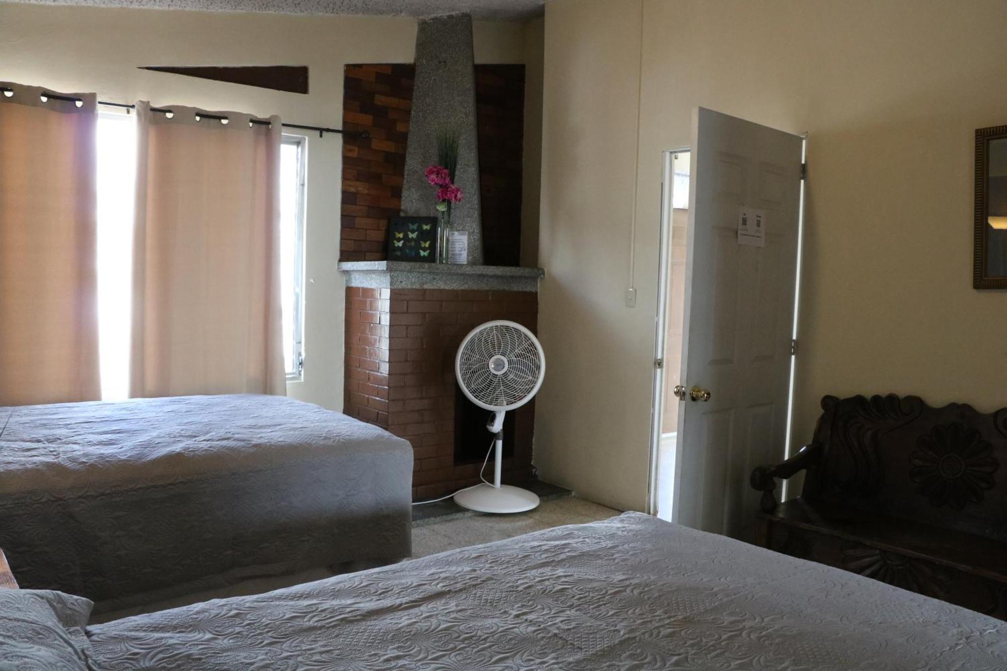 Hostal Los Volcanes Ville de Guatemala Extérieur photo