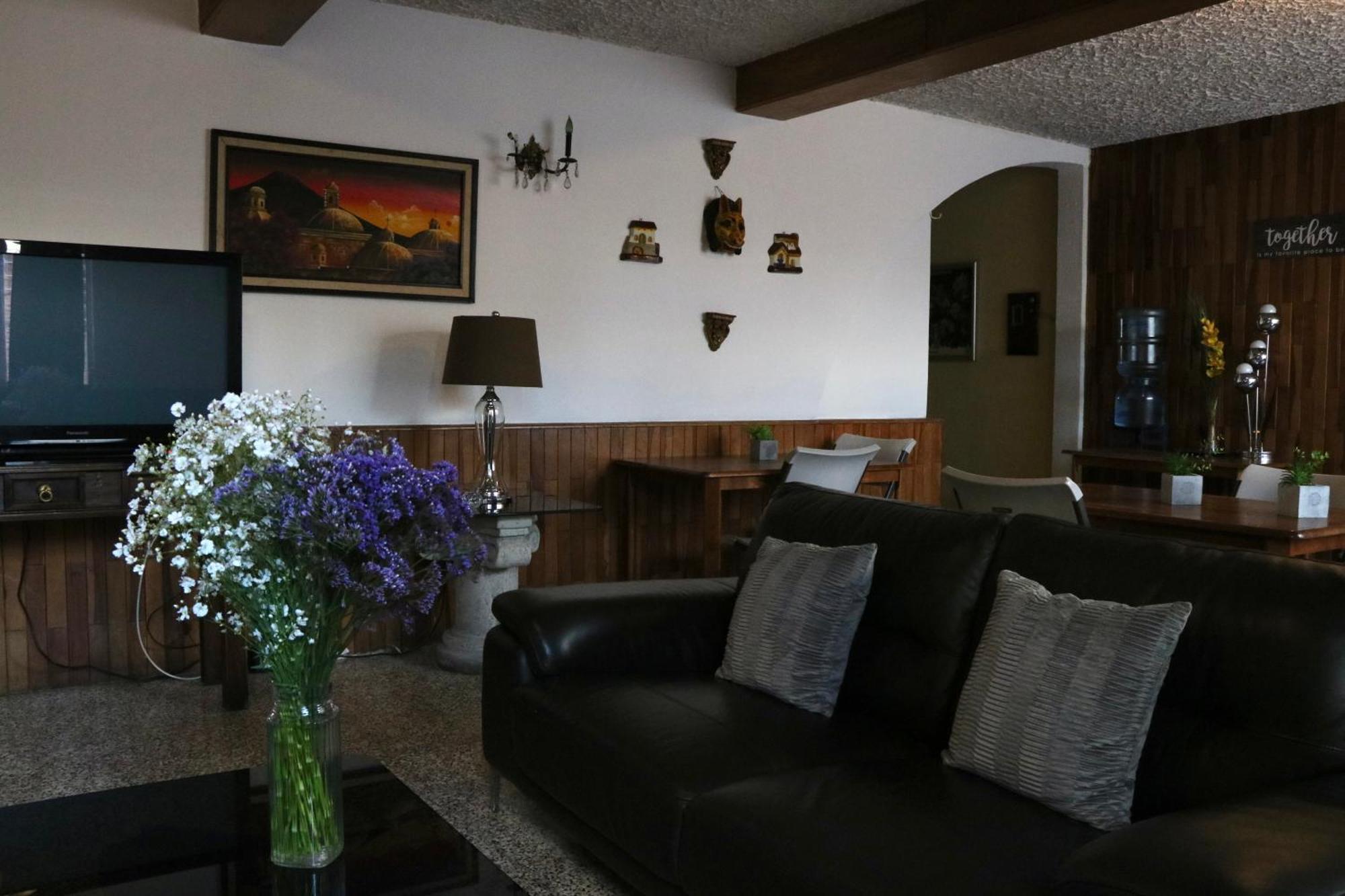 Hostal Los Volcanes Ville de Guatemala Extérieur photo